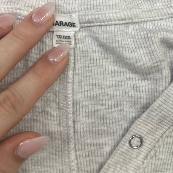 Garage - Picture 3 of 8